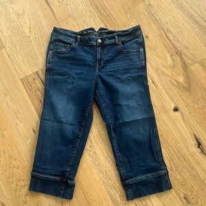 Maurice’ mid-rise crops 16